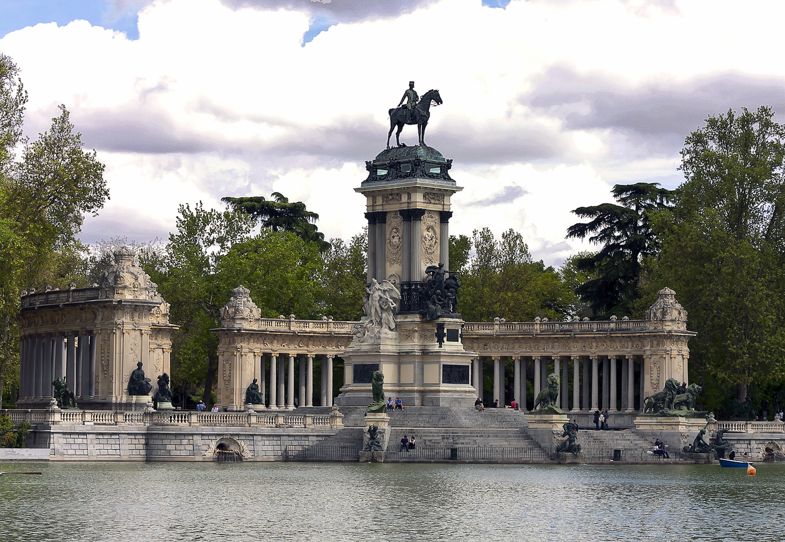 Lose Yourself In Buen Retiro Park 